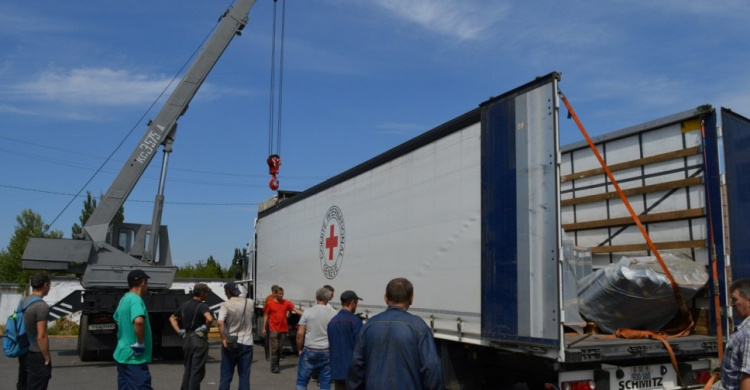 В Авдеевку прибыли стройматериалы от Красного Креста (ФОТО)