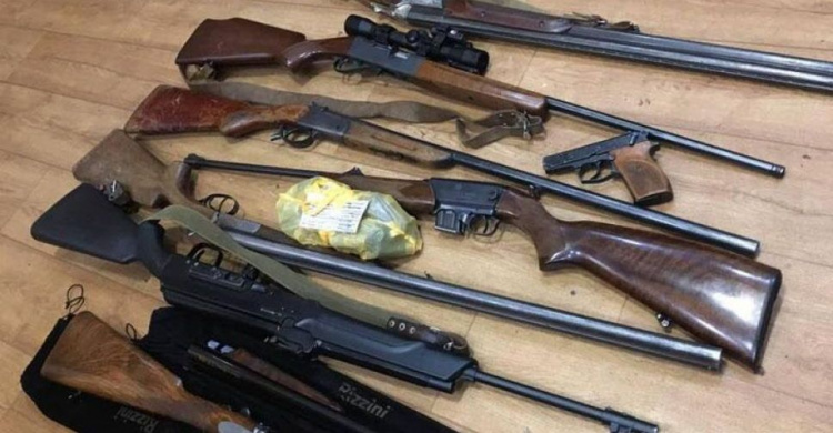 Жители Донецкой области по доброй воле сдали в полицию 173 единицы оружия
