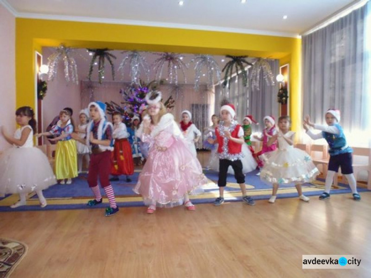 В детских садах Авдеевки провели новогодние карнавалы (ФОТО)