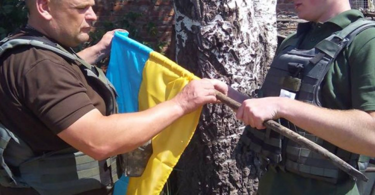 Представители Cimic Avdeevka развезли помощь, заменили флаг и получили творческие наборы (ФОТО)