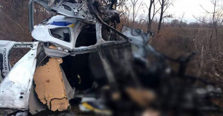 В Донецкой области на мине подорвалась служебная машина полиции:  один человек погиб, двое ранены
