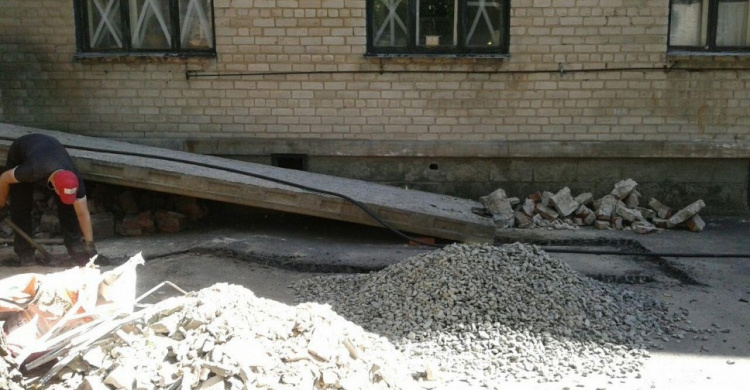 В Авдеевке приступили к ремонту здания скорой помощи (ФОТОФАКТ)