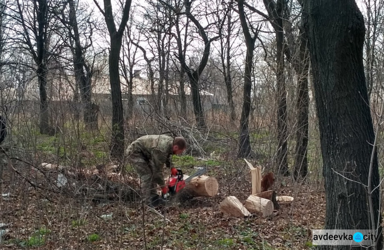 Авдеевку помогают убирать бойцы батальона «Киев-1» (ФОТО)