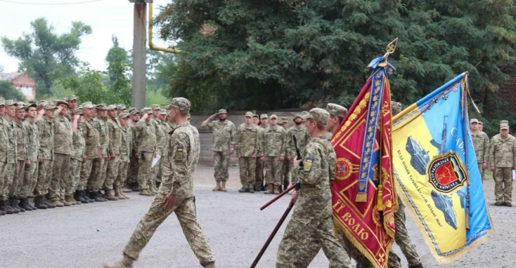 В Авдеевке освятили новый боевой флаг 72-й бригады (ФОТО)