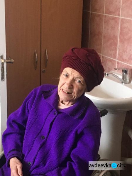Пожилой жительнице Авдеевки помогут пережить очередную холодную зиму