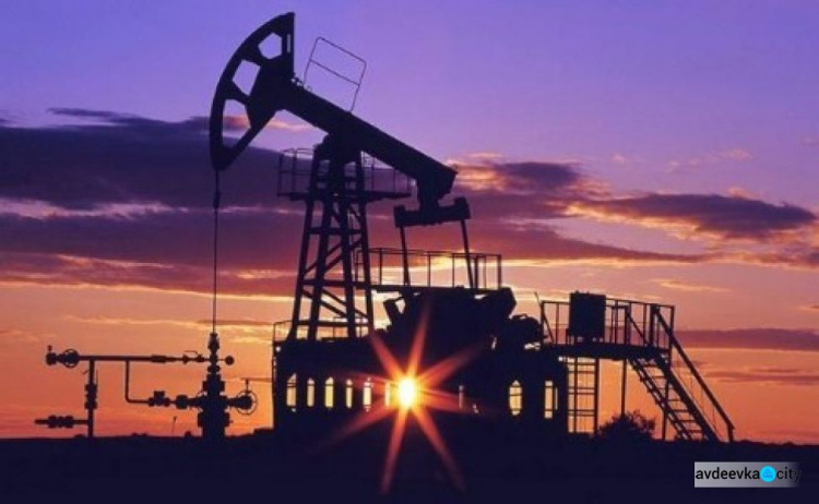Впервые в истории: цена американской нефти достигла 0 и ушла в минус