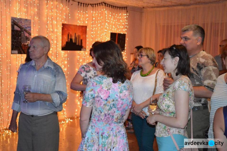 В Авдеевке состоялось торжественное открытие художественной выставки «Без фильтров» (ФОТО)