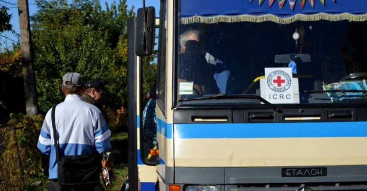 Красный Крест запустил автобус, на котором жители поселка Опытное могут добраться в Авдеевку