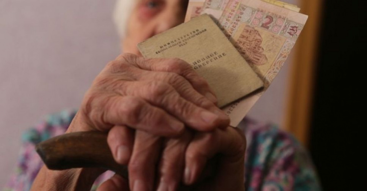 Кто из жительниц Авдеевки успеет выйти на пенсию раньше 60 лет: с 1 апреля вновь повысится пенсионный возраст для женщин 