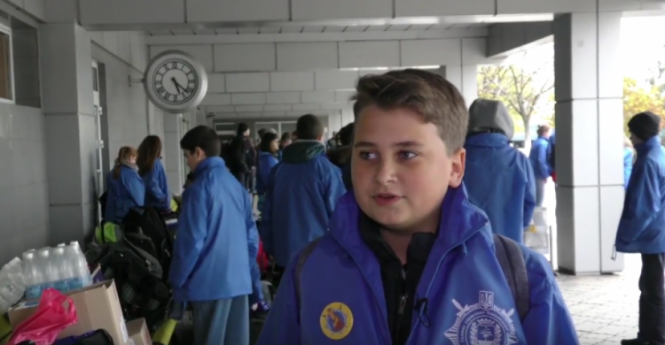 Полицейские отправили детей из прифронтового Донбасса на отдых в Закарпатье (ВИДЕО)