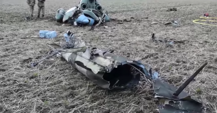 Появилось видео с места катастрофы военного Ми-2 (ВИДЕО)