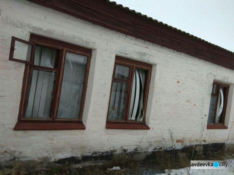Боевики обстреляли поселок на Донетчине: опубликованы фото