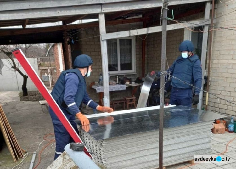 В Авдіївці рятувальники відновили дахи більше двух десятків будинків
