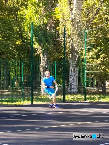В Авдеевке стартовал городской парный турнир по теннису (ФОТО)