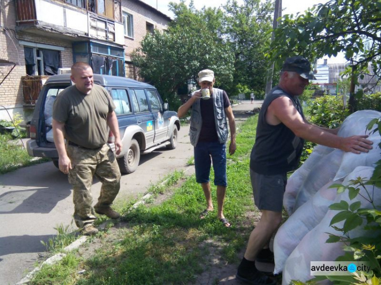 Офицеры Cimic Avdeevka сопровождали и развозили
