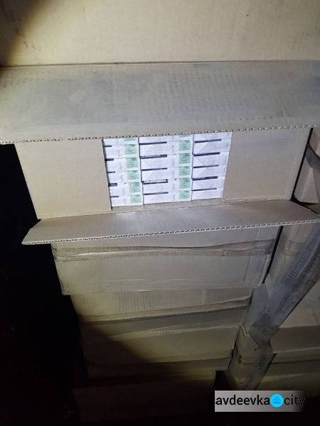 На складах в Донецкой области обнаружены 150 тысяч пачек поддельных сигарет(ФОТО)