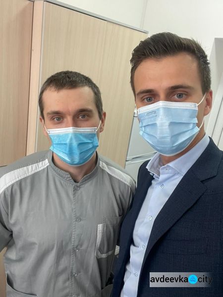 В Украине сделали первую прививку против COVID-19 - как прошла вакцинация