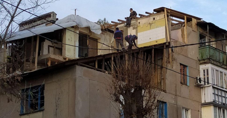 Стало известно, кто ремонтирует повреждённый дом по улице Гагарина в Авдеевке (Документ)