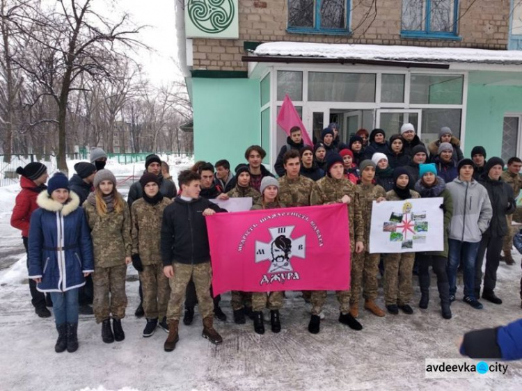 Авдеевские "симики" и волонтеры не оставили без помощи жителей прифронтового района (ФОТО)