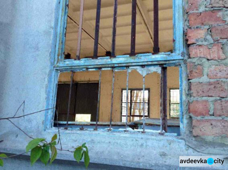 В Донецкой области подростки обчистили склад с гуманитарной помощью