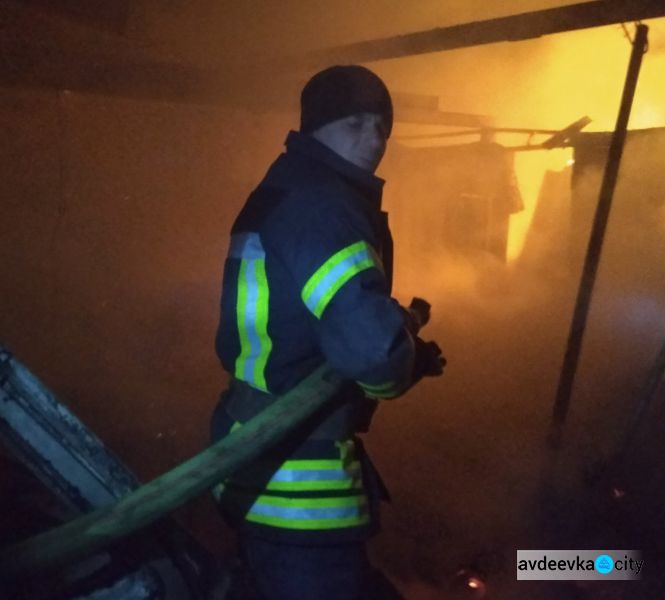 Обстрел Новолуганского: фото и данные от спасателей