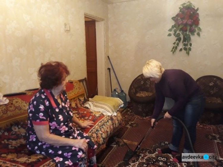 2200 социальные услуги оказали специалисты Терцентра престарелым авдеевцам и инвалидам