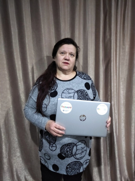 Педагогічні працівники Авдіївки отримали ноутбуки для роботи