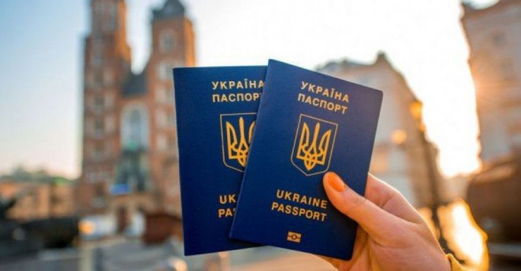 Украина разрешит двойное гражданство с дружественными странами
