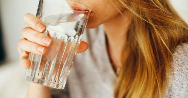 Сколько воды нужно пить в разном возрасте