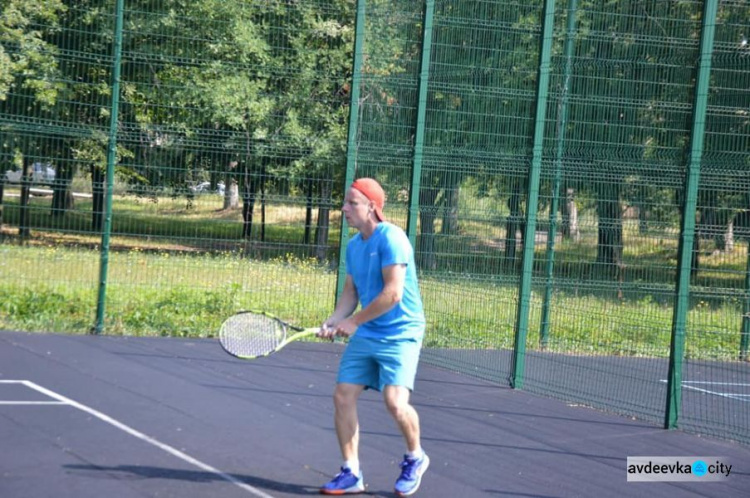 В Авдеевке стартовал турнир по теннису на Кубок гендиректора АКХЗ (ФОТО)