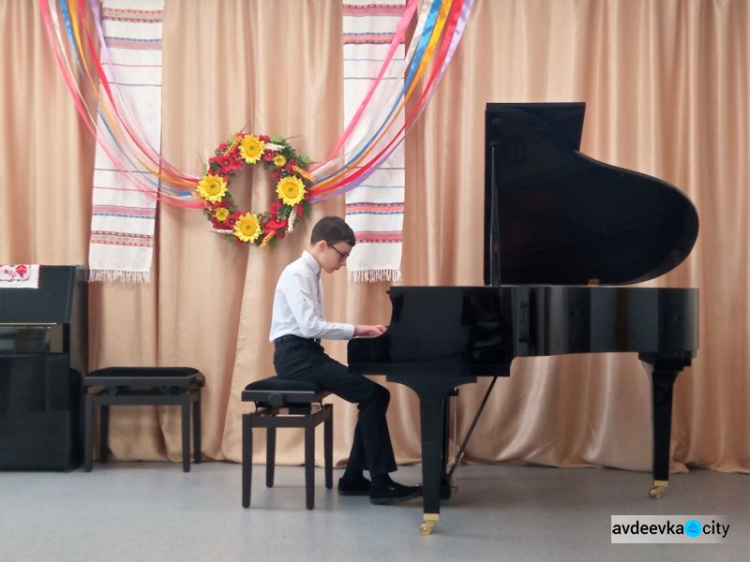 Школярам Авдіївки розповіли про казки в музиці (ФОТОЗВІТ)