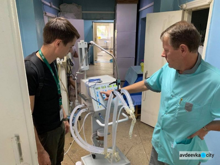 Больница Авдеевки получила новое медицинское оборудование