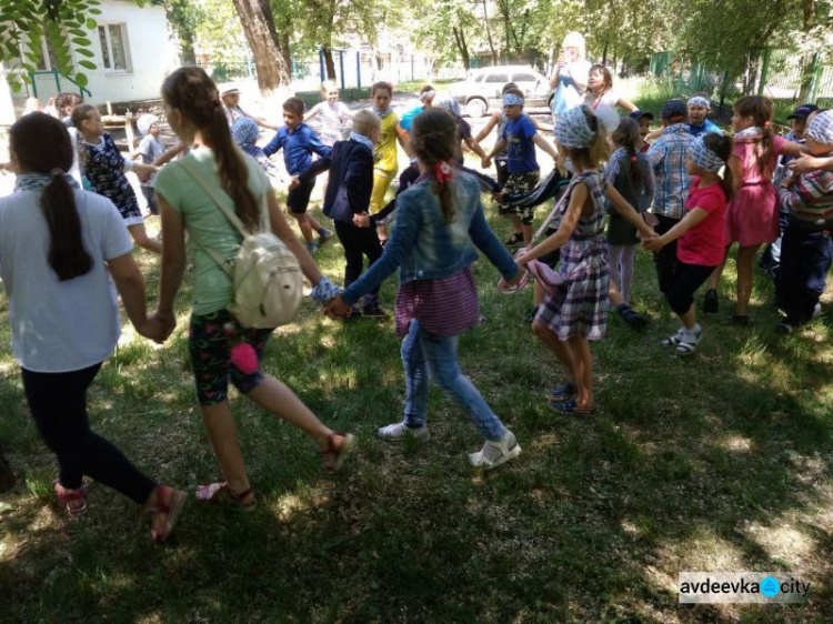 В Авдеевке дети, играя, узнали о своих правах (ФОТО)