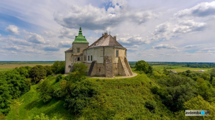Декорации из сказки: лучшие замки Украины для авдеевских путешественников  весной