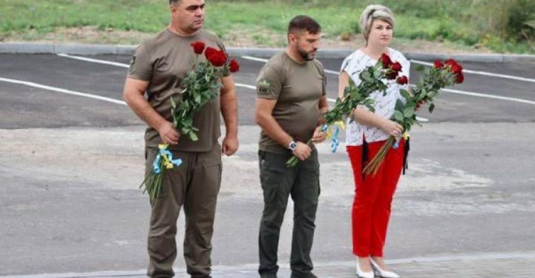 В Авдіївці  вшанували пам’ять захисників України, які загинули у боротьбі  за незалежність, суверенітет і територіальну цілісність 