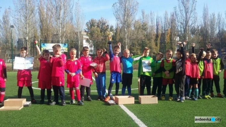 В Авдеевке прошел футбольный детский праздник "Играй на улице - играй везде" (ФОТО)