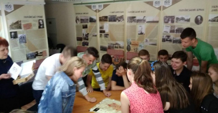"Исторический"  визит авдеевских подростков в музей (ФОТО)
