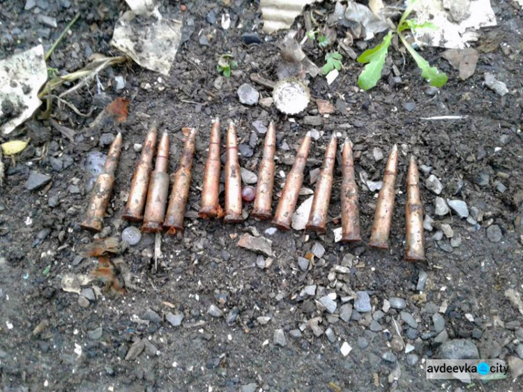 Пожилому "хранителю патронов" из Авдеевки грозит срок  за закопанные боеприпасы