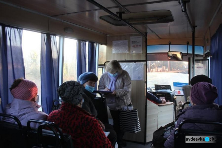 В Авдіївку по справах: з жовтня почав працювати соціальний автобус для жителів прифронтових громад