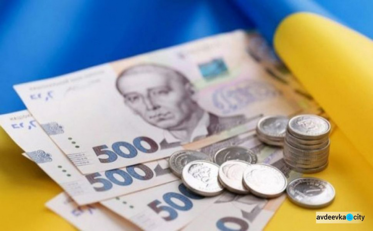 Украинцам увеличат минимальную зарплату