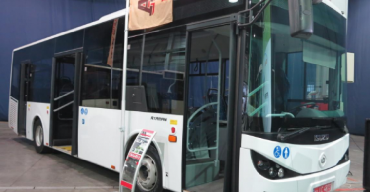 Авдеевка покупает два новых пассажирских автобуса  