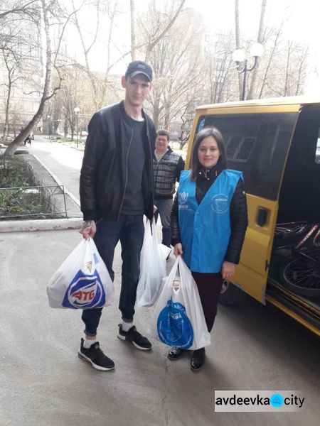 В Авдеевке помогают юному инвалиду-переселенцу из Донецка