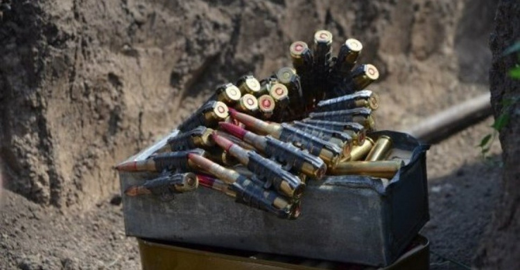 Боевики за сутки 35 раз обстреляли позиции сил АТО на Донбассе