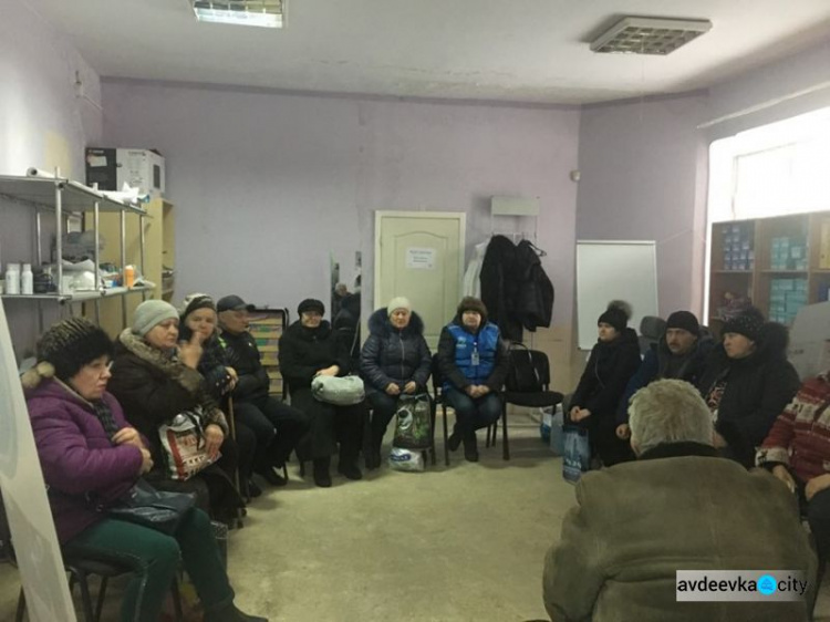 Жители Авдеевки и переселенцы говорили о разрушенном обстрелами жилье (ФОТО)