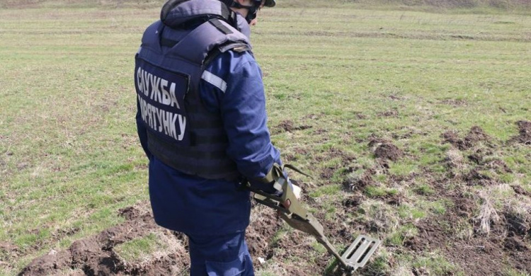 Пиротехники за неделю обезопасили Донбасс от почти 50 возможных взрывов