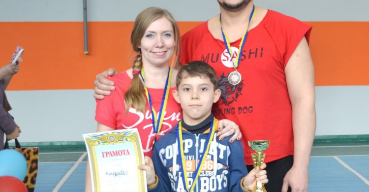 Семья Кузнецовых из Авдеевки  выступила в финале областных соревнований «Мама, папа, я - спортивная семья» (ФОТО)