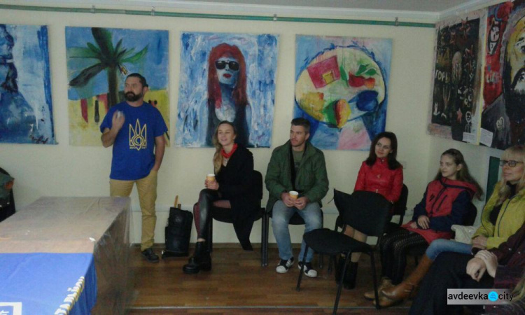 В Авдеевке проходит презентация от творческого объединения Музбат (ФОТО)