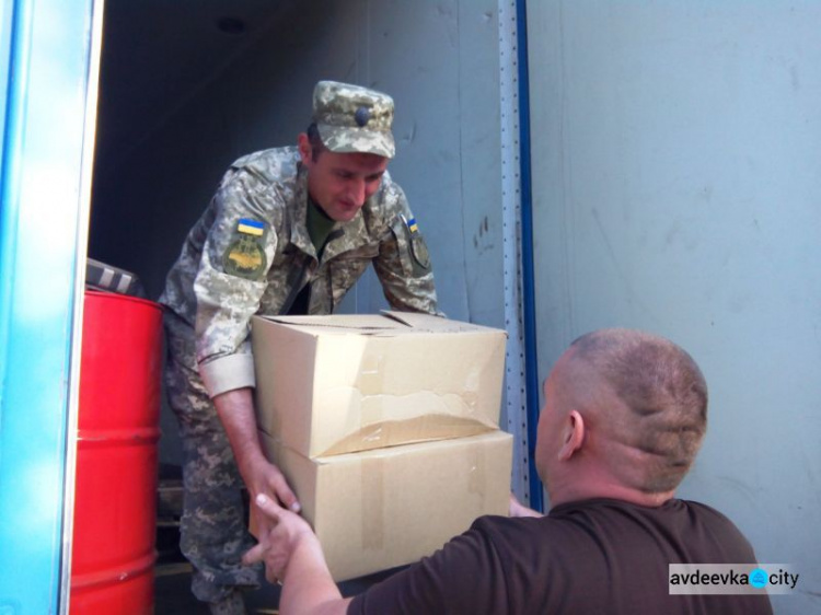 Офицеры группы Cimic Avdeevka доставили помощь гражданским и военным