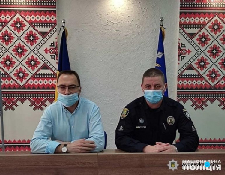 Дільничний офіцер поліції Авдіївки Максим Лазоренко звітував про результати роботи перед громадою