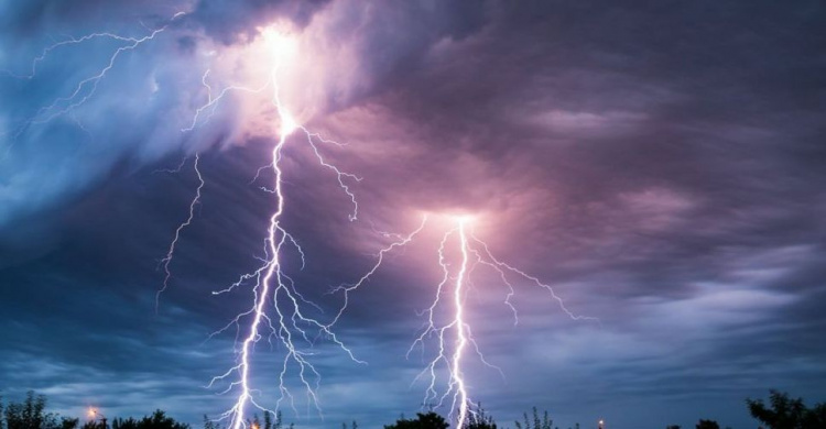Грозы и шквалы: Авдеевку предупредили об ухудшении погодных условий